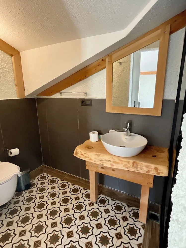 Honeymoon Oda, Sigara İçilmez, Dağ Manzaralı