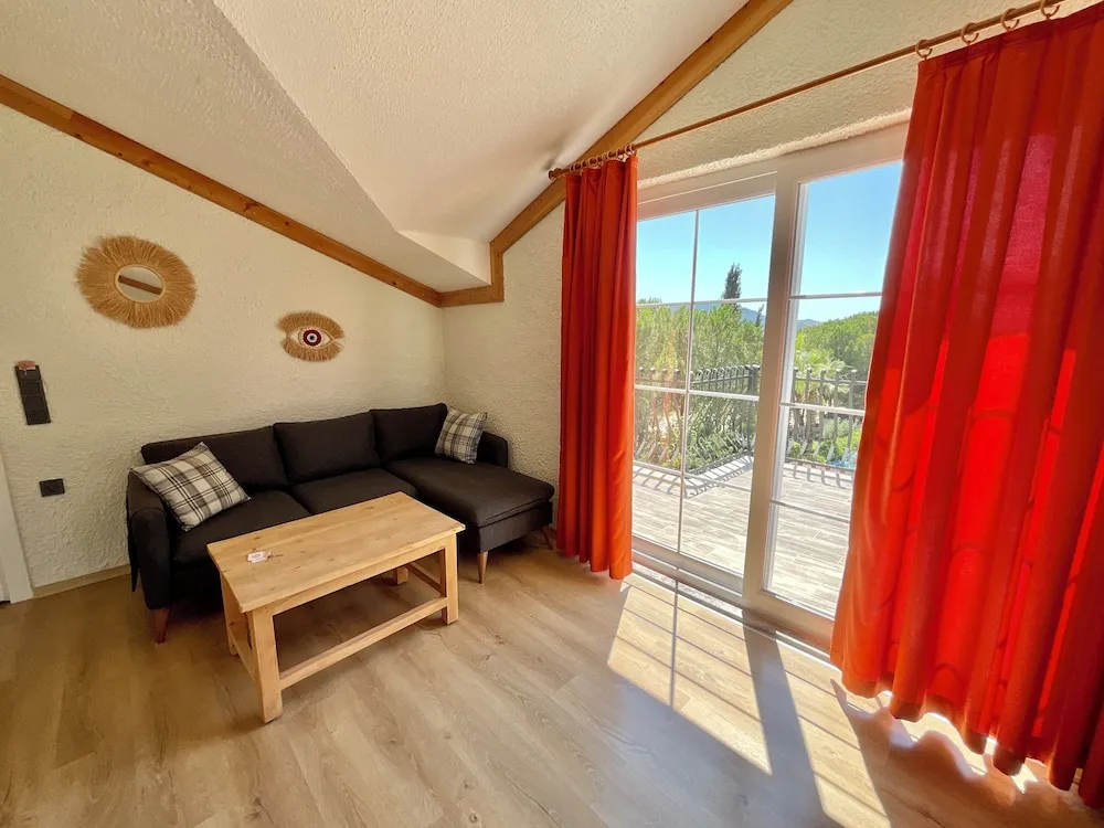 Honeymoon Oda, Sigara İçilmez, Dağ Manzaralı