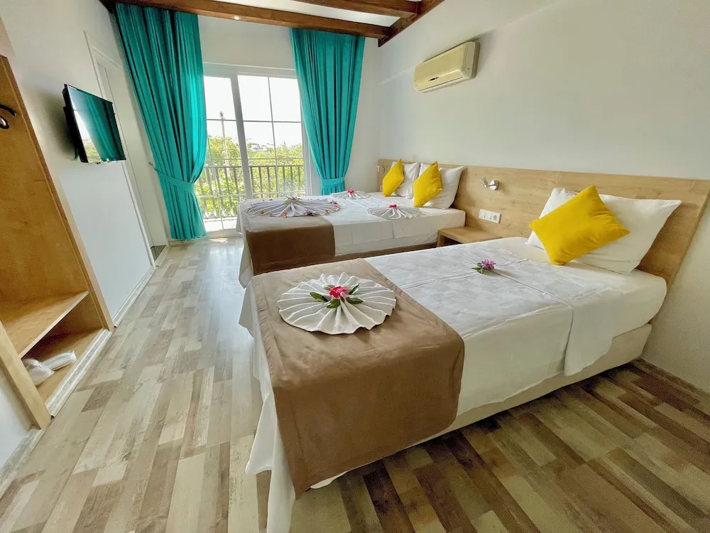 Standard Üç Kişilik Oda