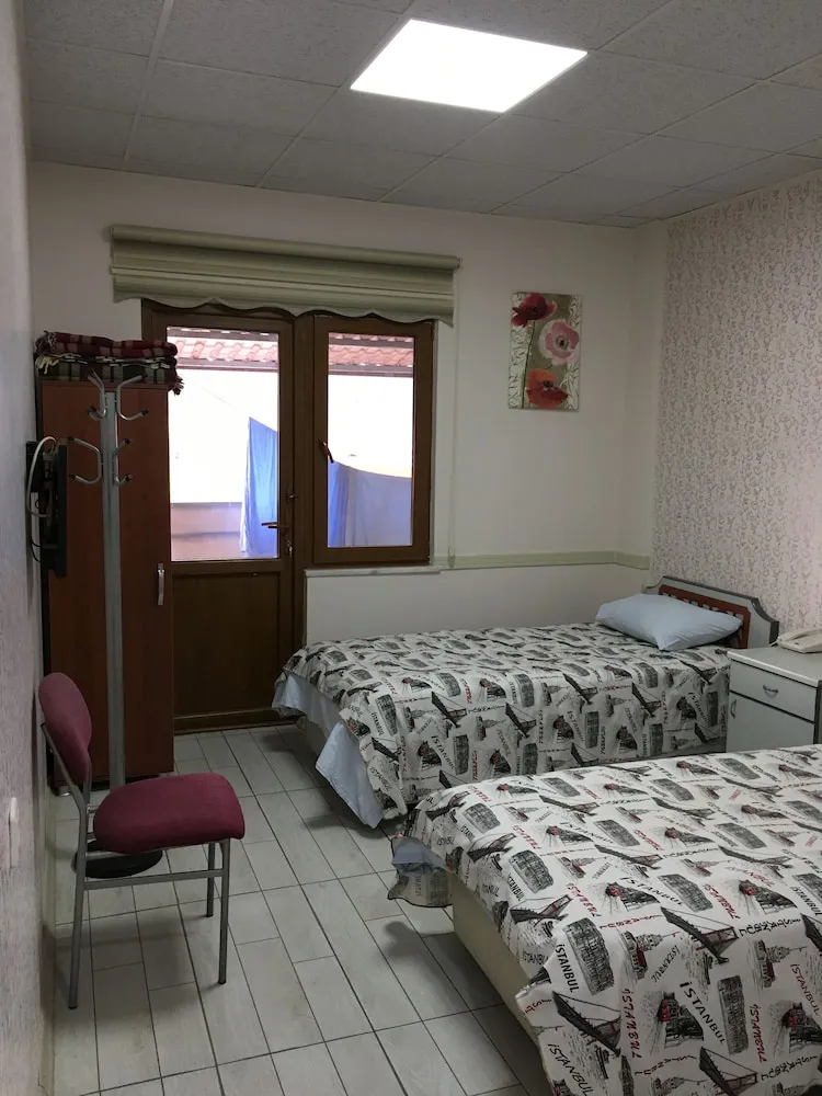 Tek Büyük veya İki Ayrı Yataklı Oda