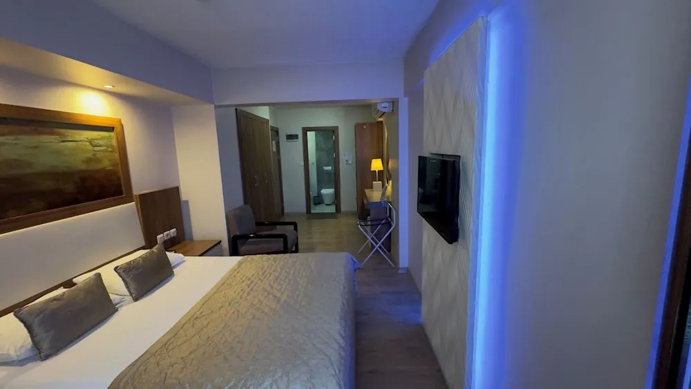 Standard Tek Büyük Yataklı Oda, Bahçe Manzaralı