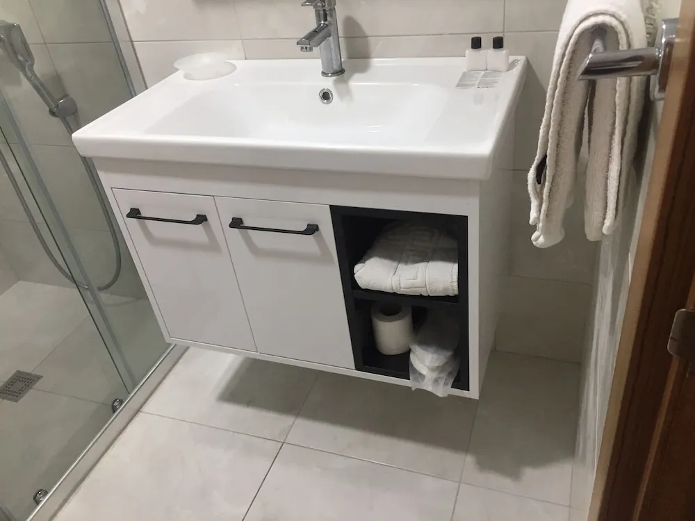 Standard Tek Büyük Yataklı Oda, Bahçe Manzaralı