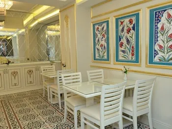 Best Town Hotel