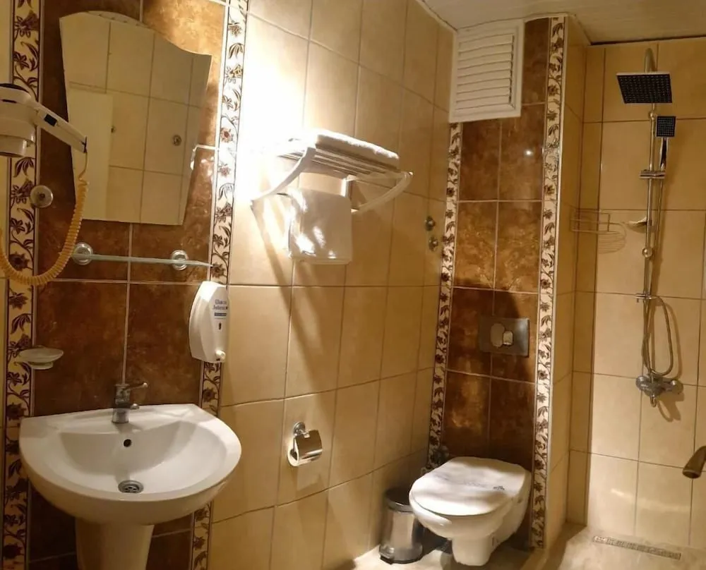 Standard Tek Büyük Yataklı Oda