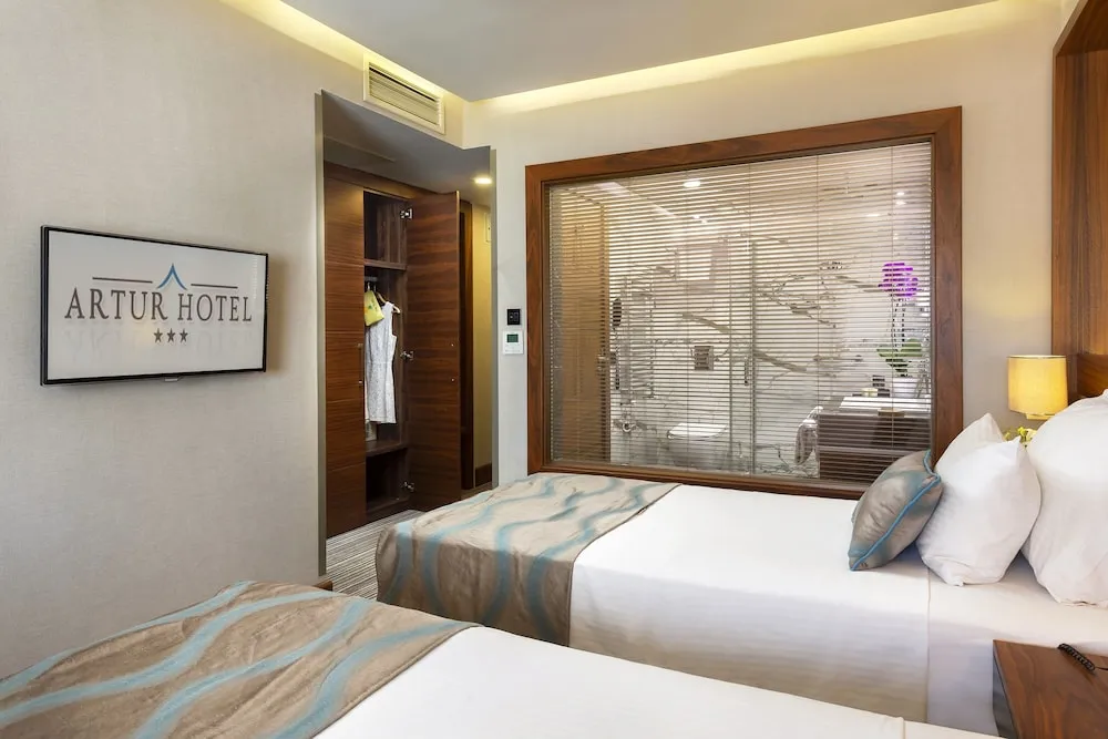 Standard Two Single Bed with City View Room