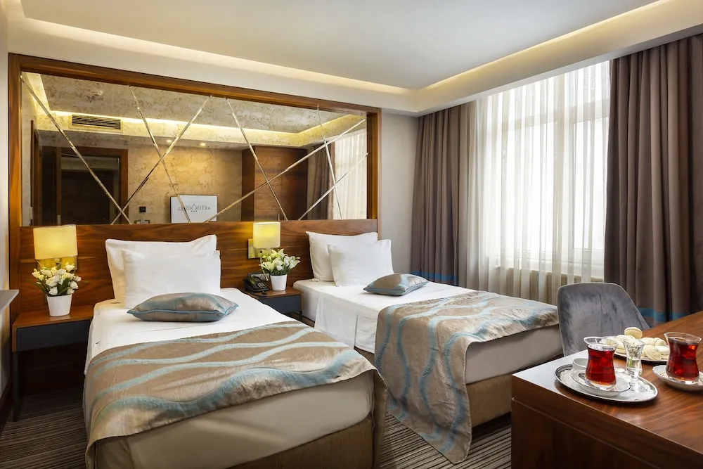 Standard Two Single Bed with City View Room