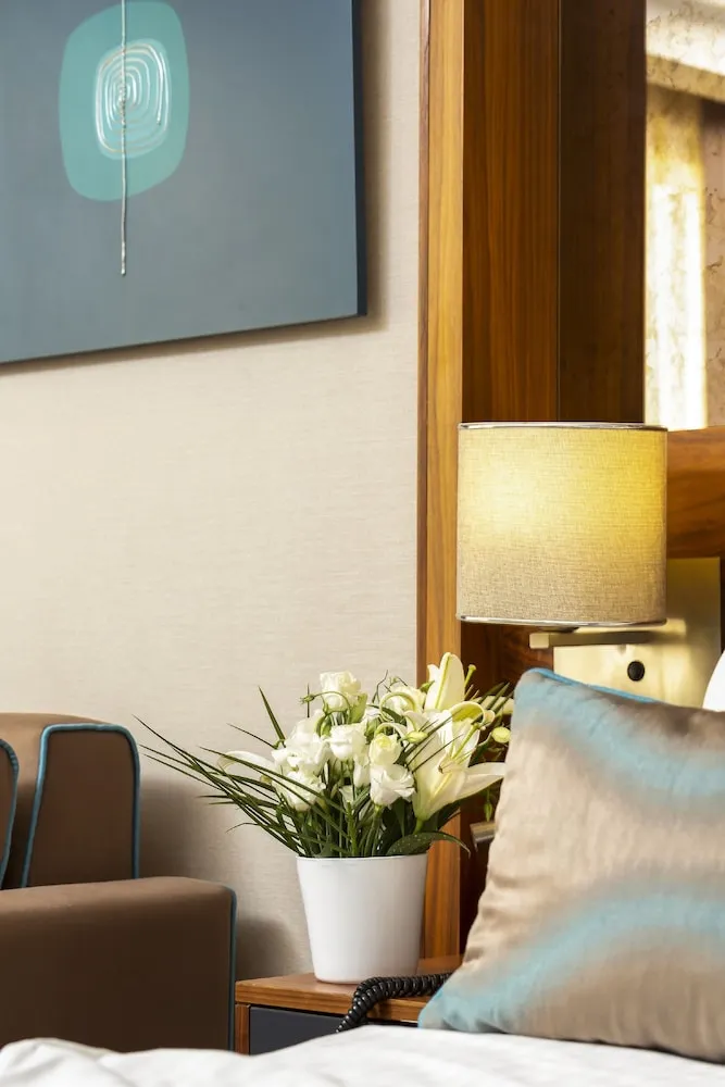 Standard Two Single Bed with City View Room