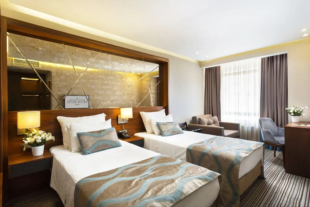 Standard Three Single Bed City View Room