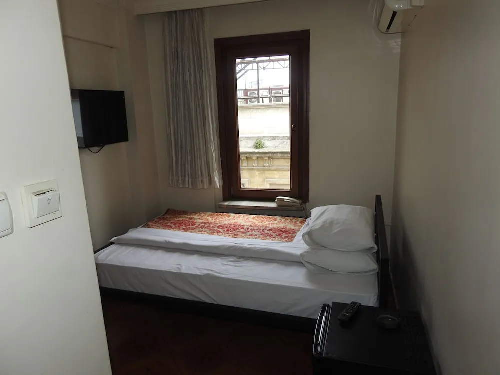 Standard Tek Büyük Yataklı Oda