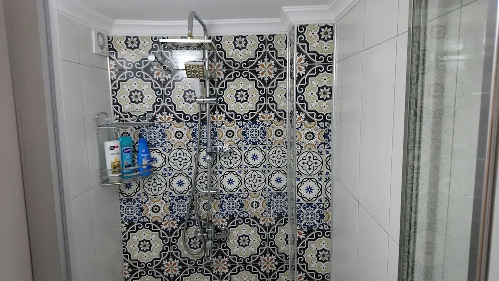 Family Oda, Avlu Manzaralı