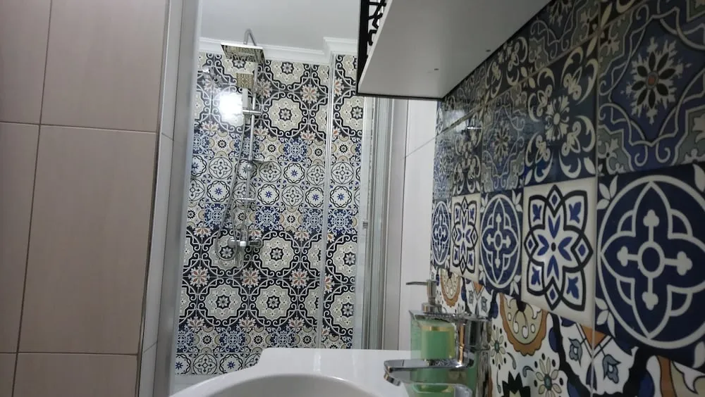 Family Oda, Avlu Manzaralı