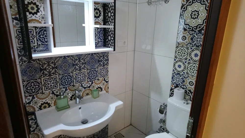 Family Oda, Avlu Manzaralı