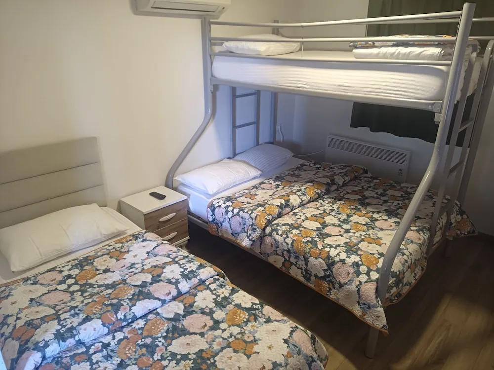 Family Dört Kişilik Oda, Dağ Manzaralı