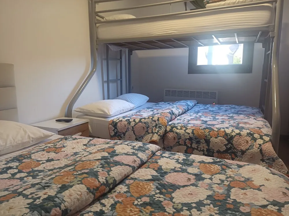 Family Dört Kişilik Oda, Dağ Manzaralı
