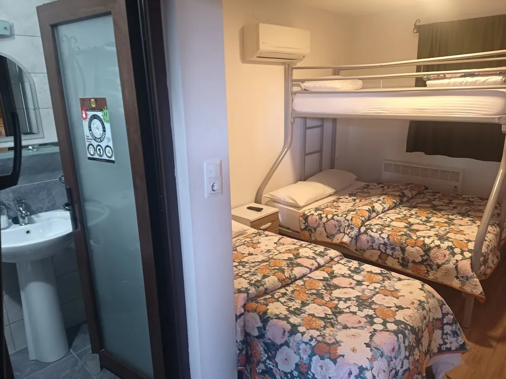 Family Dört Kişilik Oda, Dağ Manzaralı