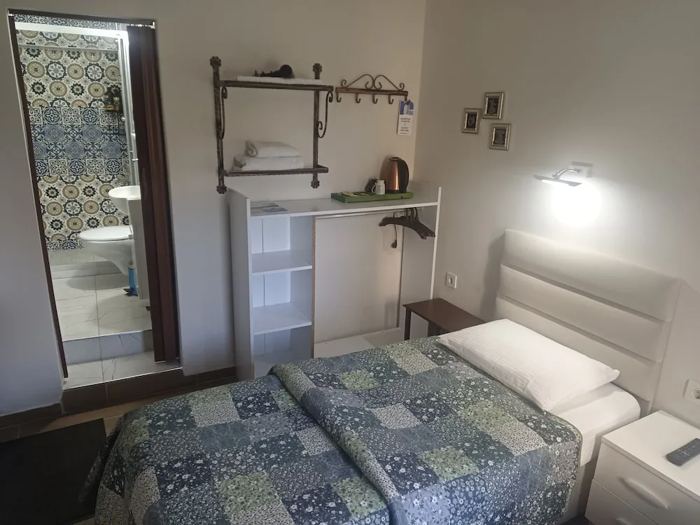 Basic İki Ayrı Yataklı Oda, Avlu Manzaralı