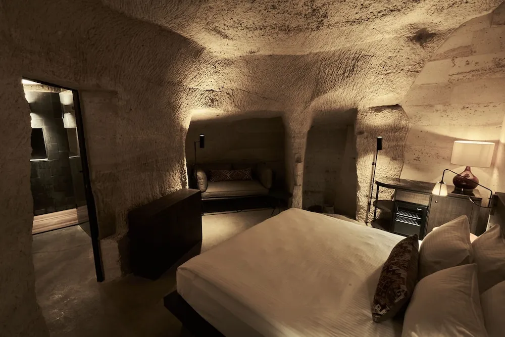 Cave Deluxe
