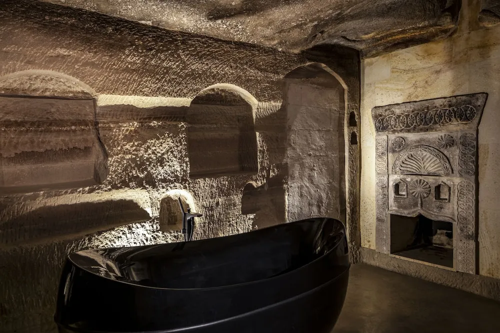 Stone Suite with Cave Bath