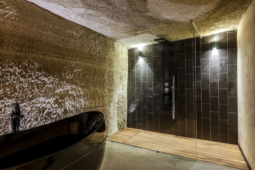 Cave Suite