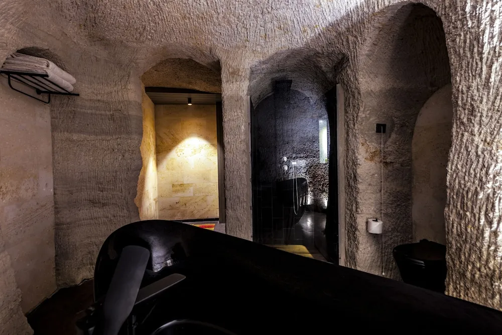 Cave Suite