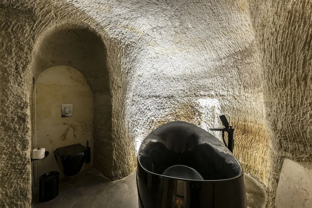 Cave Suite