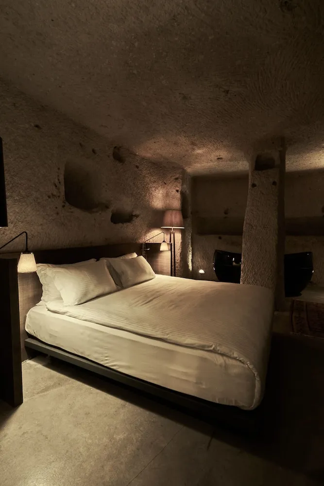 Cave Suite