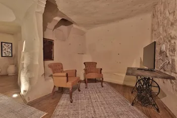 Taru Cave Suites