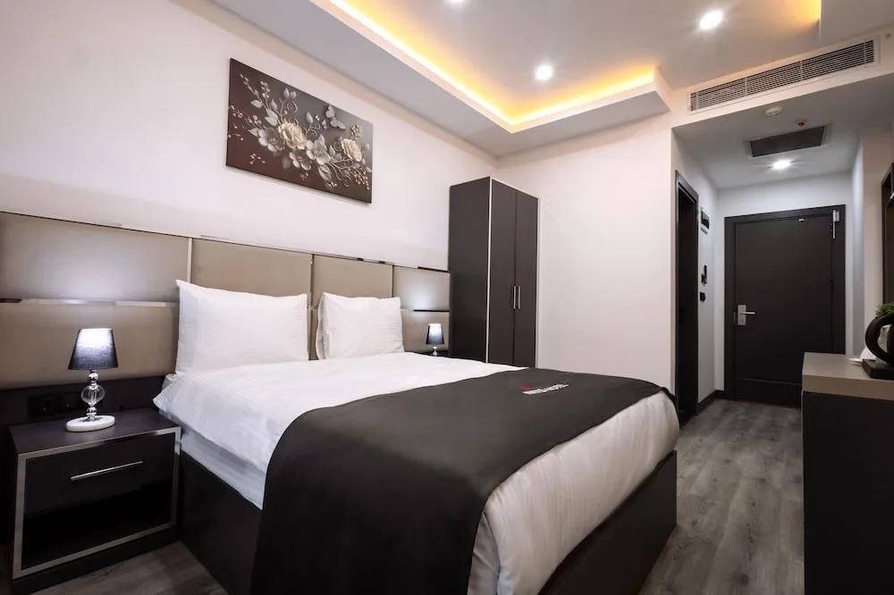 Deluxe Tek Büyük Yataklı Oda