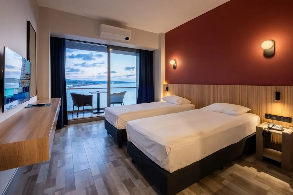 Standard Tek Büyük veya İki Ayrı Yataklı Oda, Deniz Manzaralı