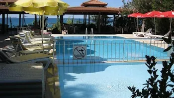 As Queen Beach Hotel