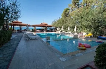 As Queen Beach Hotel