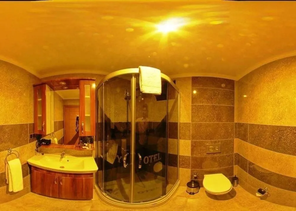 Standard Tek Büyük veya İki Ayrı Yataklı Oda