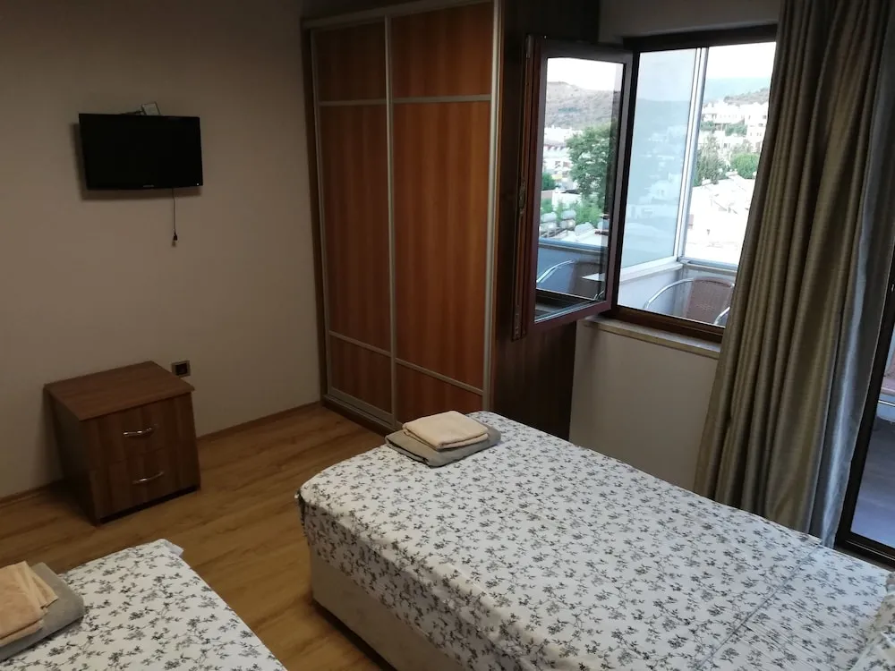 Standard Tek Büyük veya İki Ayrı Yataklı Oda