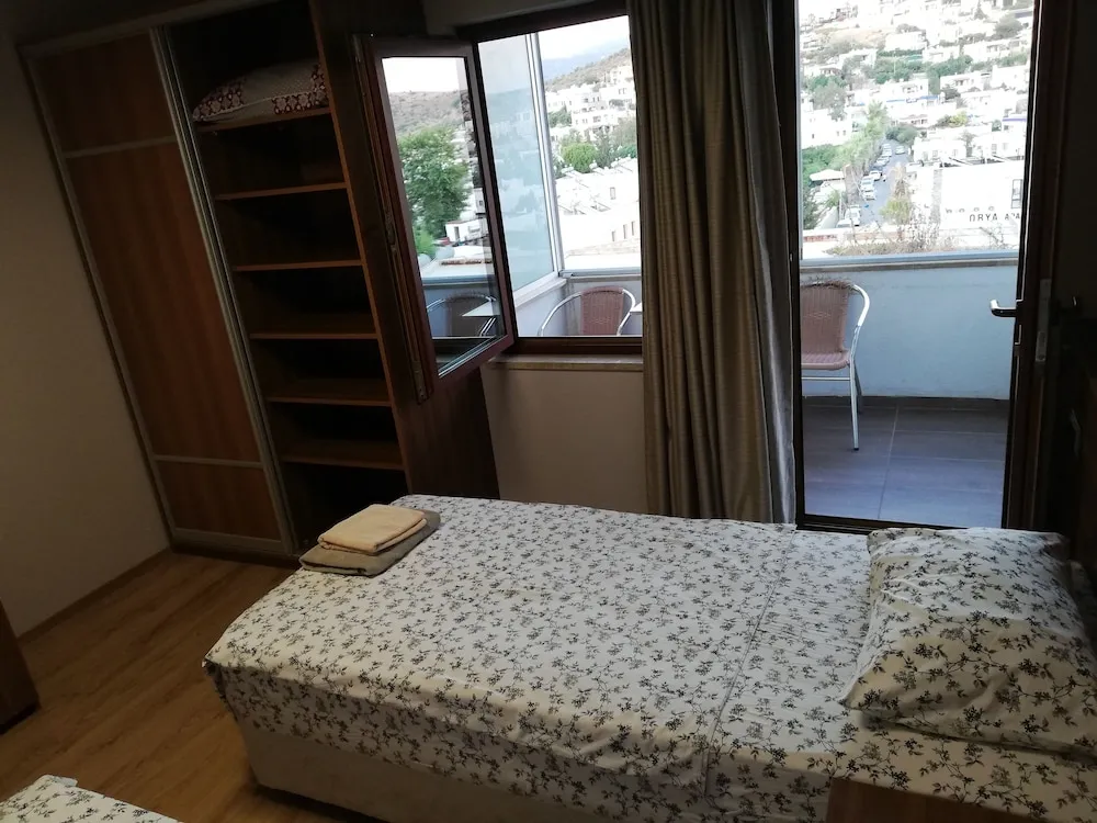 Standard Tek Büyük veya İki Ayrı Yataklı Oda