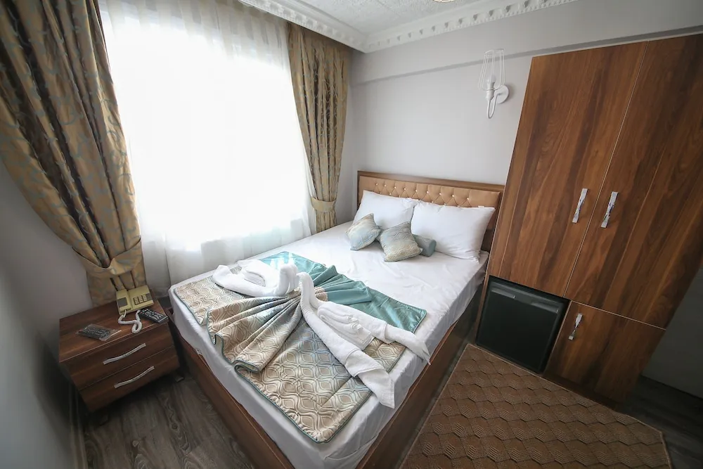 Deluxe Tek Büyük Yataklı Oda