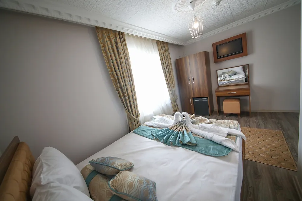 Deluxe Tek Büyük Yataklı Oda