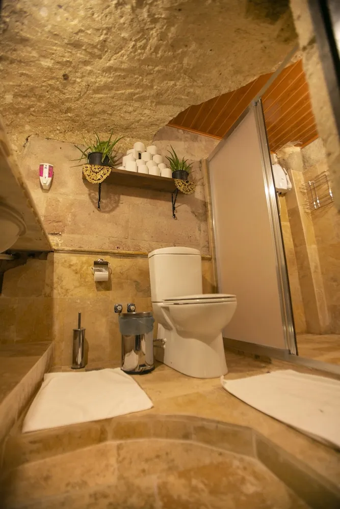 Studio Cave Room