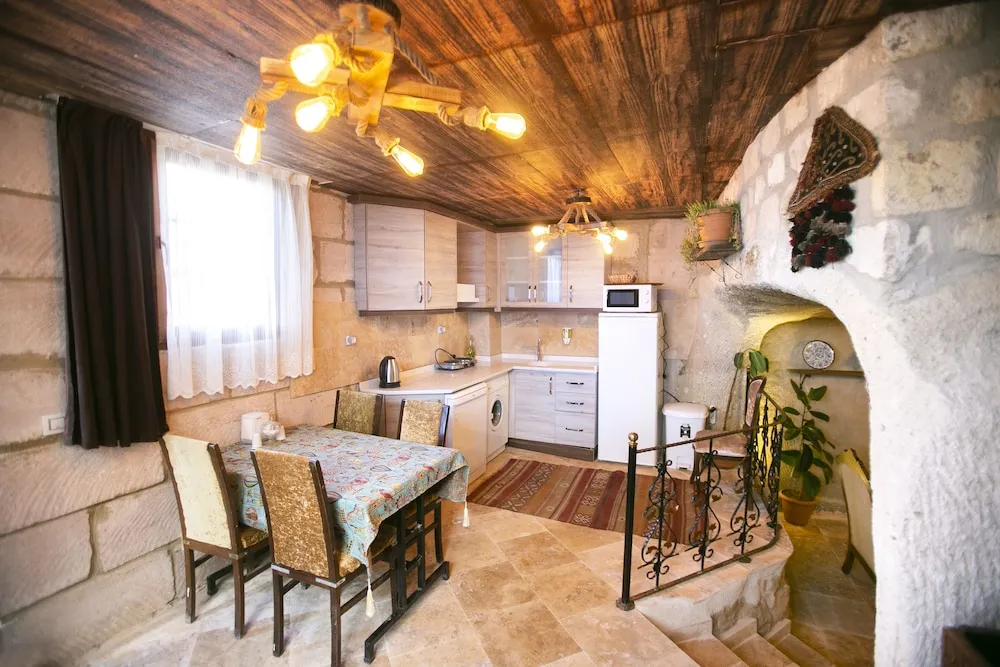 Studio Cave Room