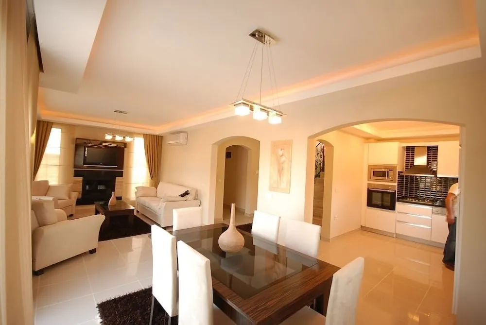 Villa, Havuz Manzaralı (Triplex)