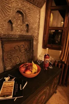 Eagle Cave Inn
