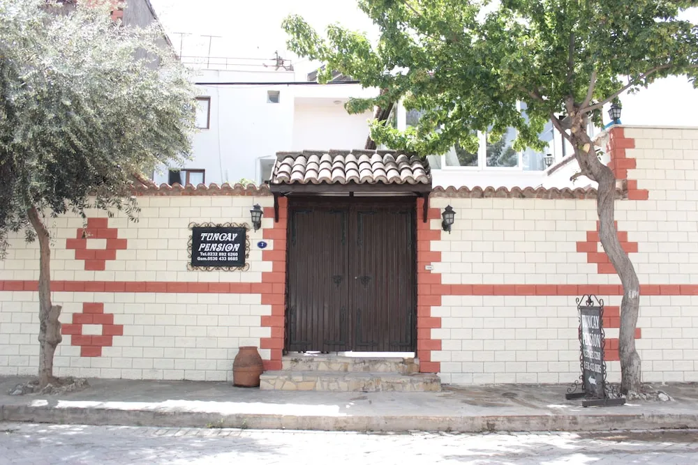 Tuncay Pension