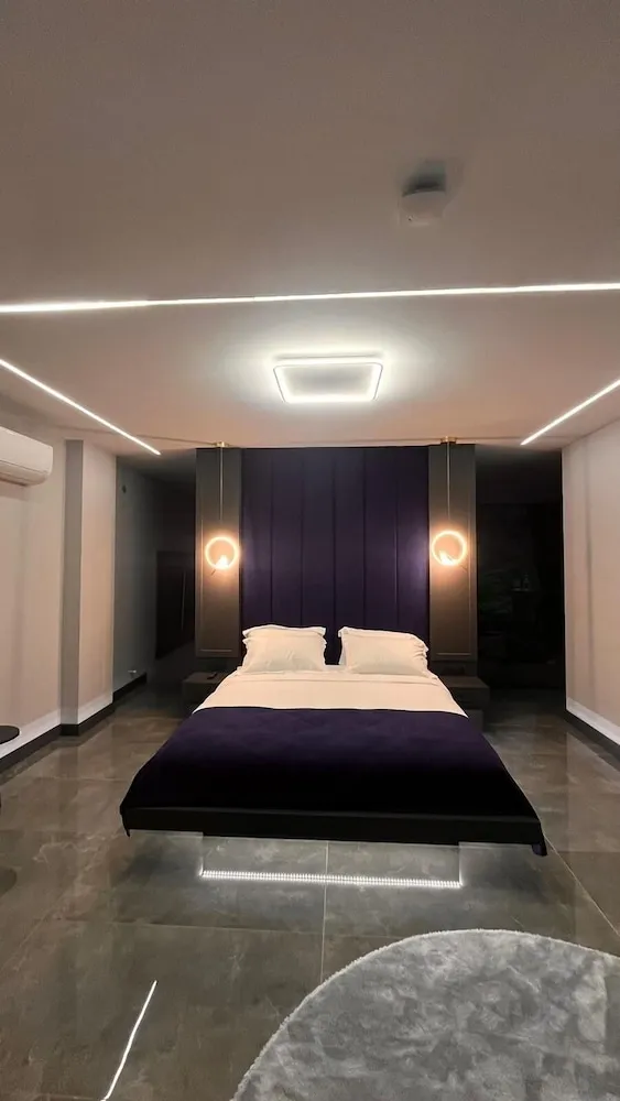 Premium Villa, 1 King Bed, Private Pool 2