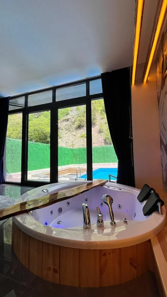 Premium Villa, 1 King Bed, Private Pool 2