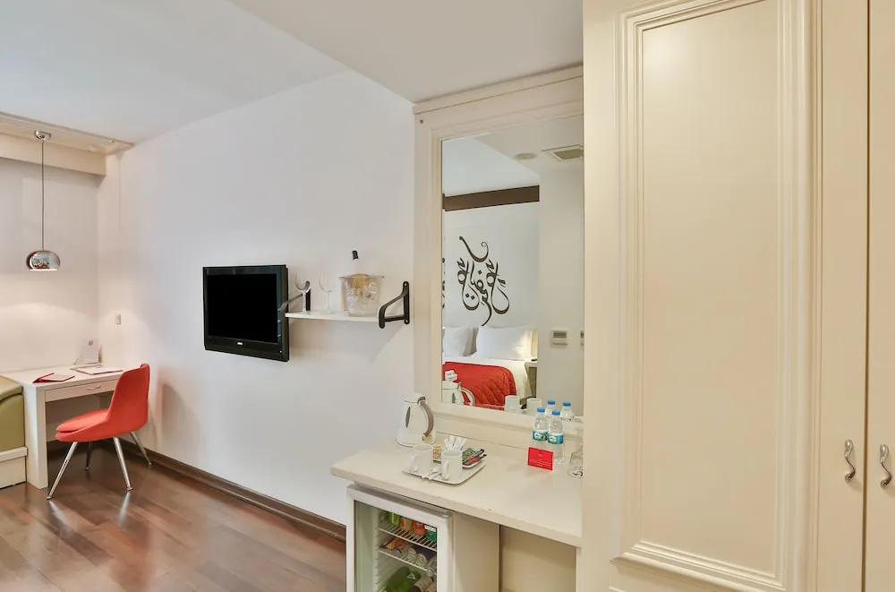 Basic Tek Büyük Yataklı Oda (Basement)