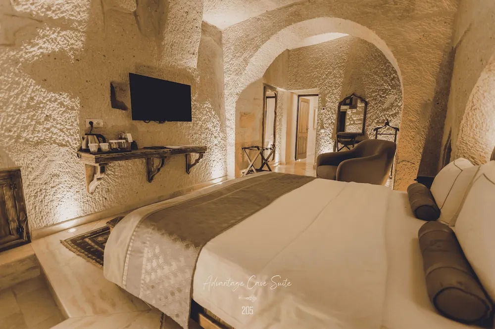 Advantage Cave Suite