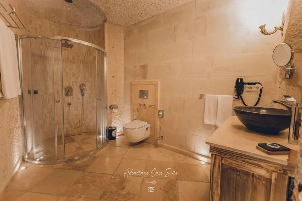Advantage Cave Suite