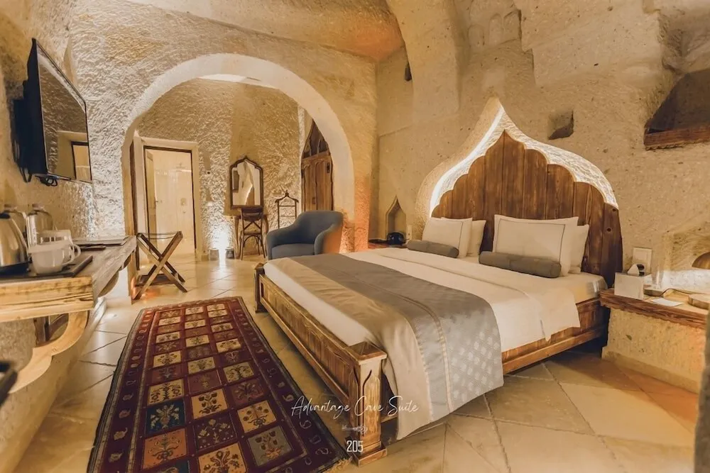 Advantage Cave Suite