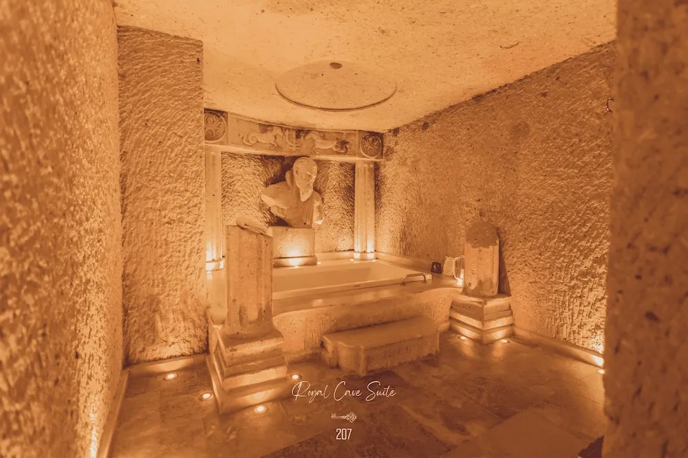 Royal Cave Suite