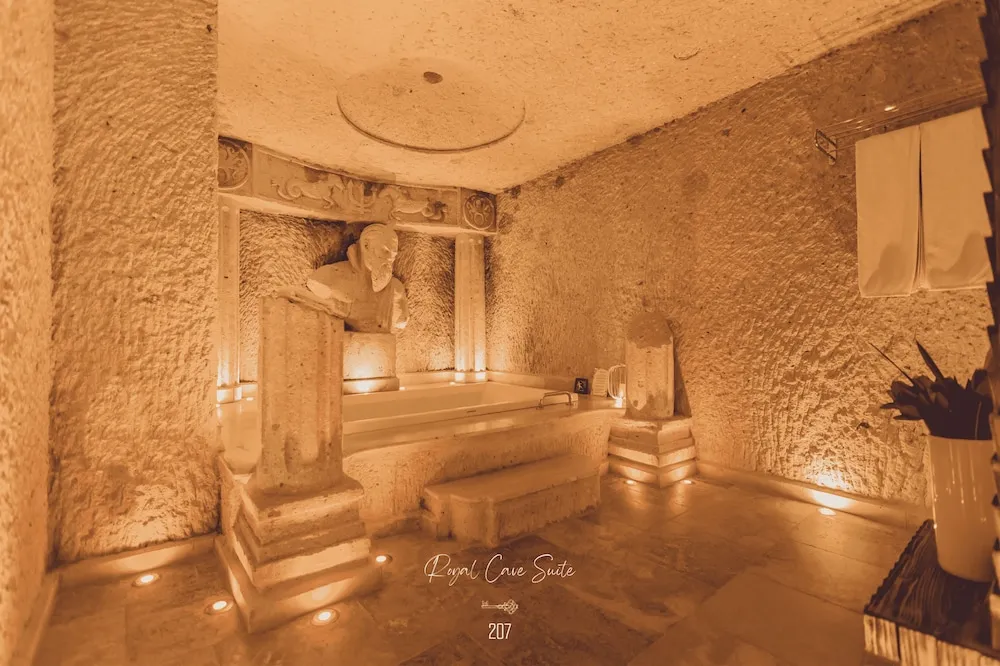 Royal Cave Suite