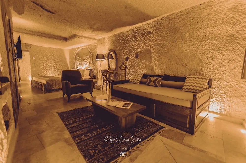 Royal Cave Suite